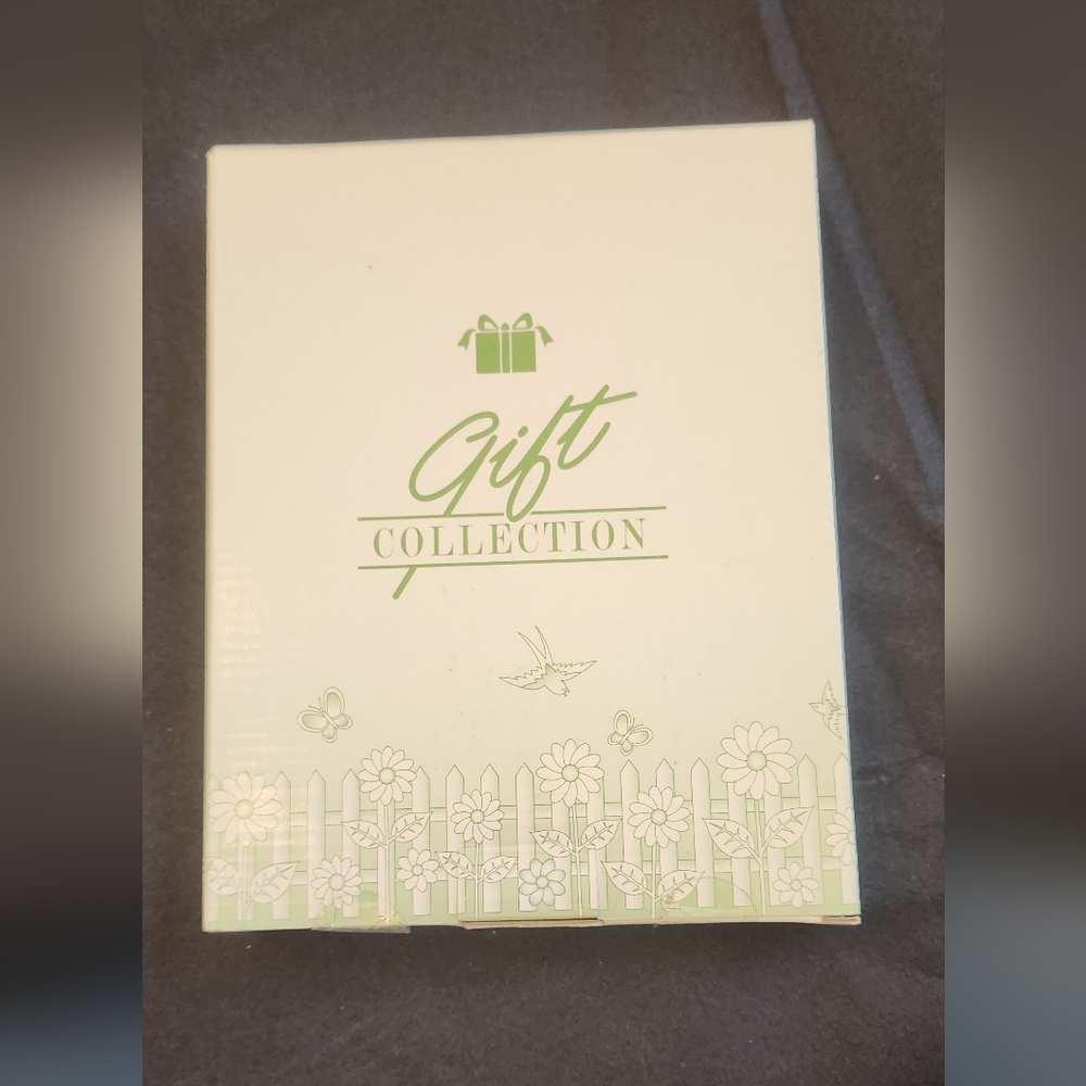 Avon Gift Collection Springtime Animal Standeees - Frog